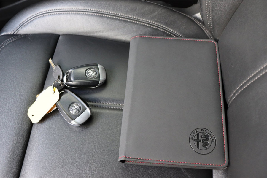 Alfa Romeo Stelvio 2.0 T AWD Super Q4 leer trekhaak el.klep camera Carplay