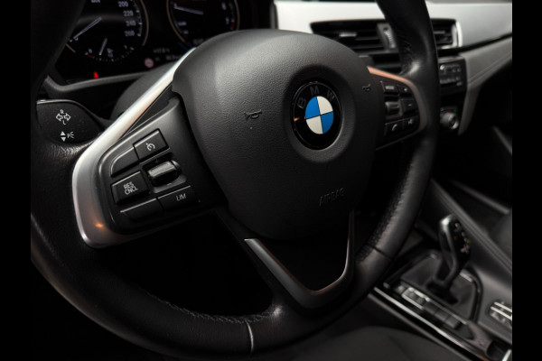 BMW X2 2.0i S-drive 192 pk 19 inch trekhaak 1800 kg navi led stoelverwarming caravantrekker