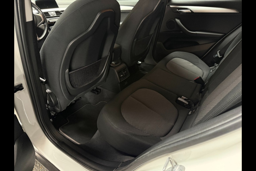 BMW X2 2.0i S-drive 192 pk 19 inch trekhaak 1800 kg navi led stoelverwarming caravantrekker