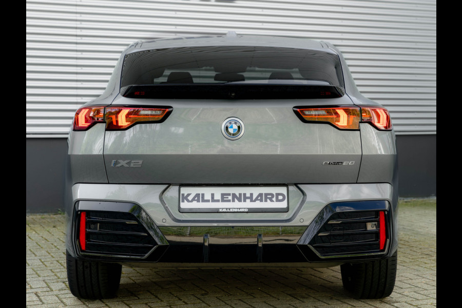 BMW iX2 eDrive20 - M-Sport Edition - Premium Pack - 20 inch - Camera