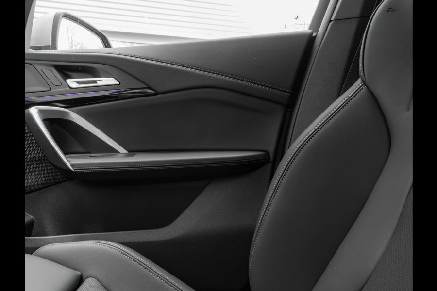 BMW iX2 eDrive20 - M-Sport Edition - Premium Pack - 20 inch - Camera