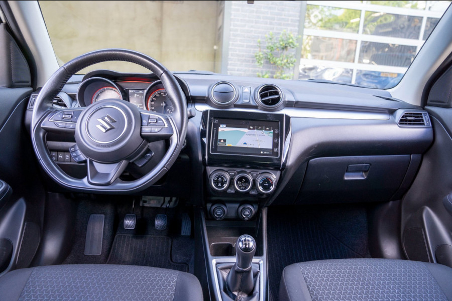 Suzuki Swift 1.2 Style Smart Hybrid|Prijs rijklaar incl 12 mnd garantie|Navi Camera Carplay Blindspot