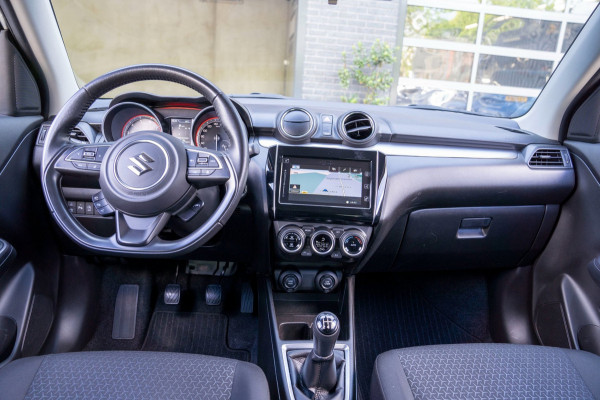 Suzuki Swift 1.2 Style Smart Hybrid|Prijs rijklaar incl 12 mnd garantie|Navi Camera Carplay Blindspot