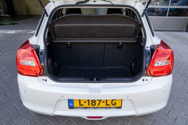 Suzuki Swift 1.2 Style Smart Hybrid|Prijs rijklaar incl 12 mnd garantie|Navi Camera Carplay Blindspot
