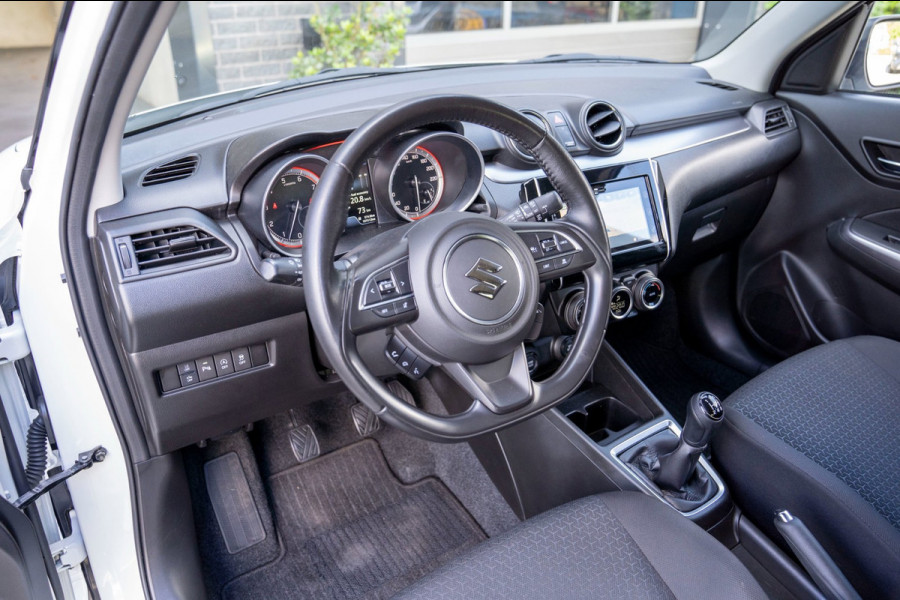 Suzuki Swift 1.2 Style Smart Hybrid|Prijs rijklaar incl 12 mnd garantie|Navi Camera Carplay Blindspot