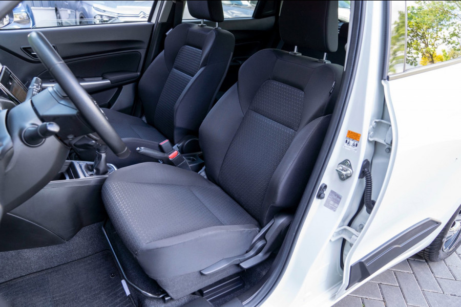 Suzuki Swift 1.2 Style Smart Hybrid|Prijs rijklaar incl 12 mnd garantie|Navi Camera Carplay Blindspot