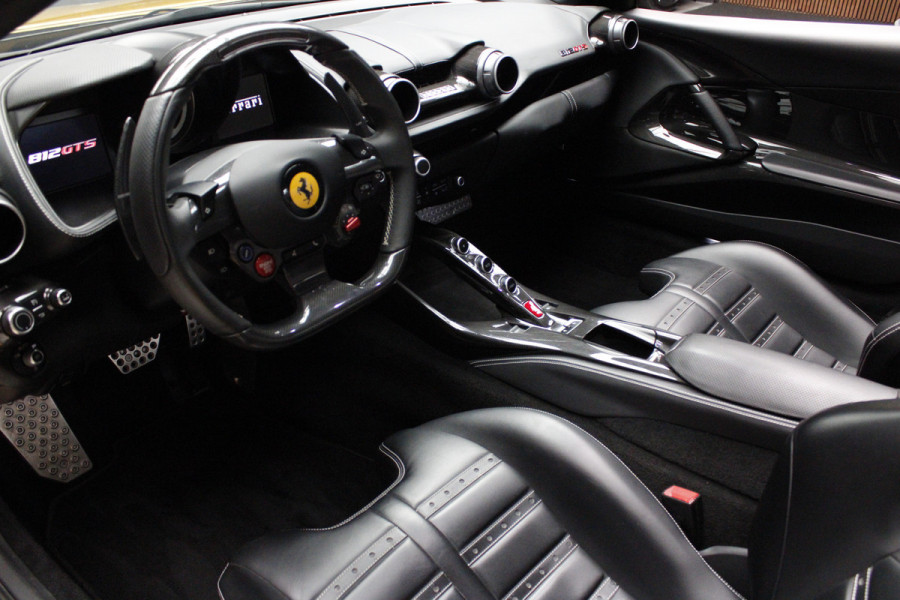 Ferrari 812 GTS 6.5 V12 HELE Full carbon - 360 Camera - Lift - Passenger Display - Painted Ferrari Shields - Full PPF