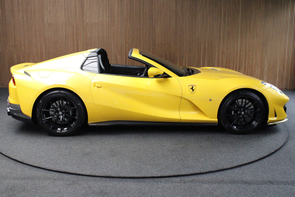 Ferrari 812 GTS 6.5 V12 HELE Full carbon - 360 Camera - Lift - Passenger Display - Painted Ferrari Shields - Full PPF