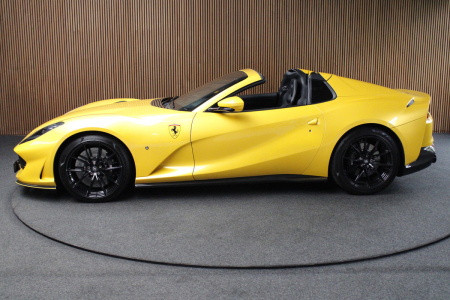 Ferrari 812 GTS 6.5 V12 HELE Full carbon - 360 Camera - Lift - Passenger Display - Painted Ferrari Shields - Full PPF
