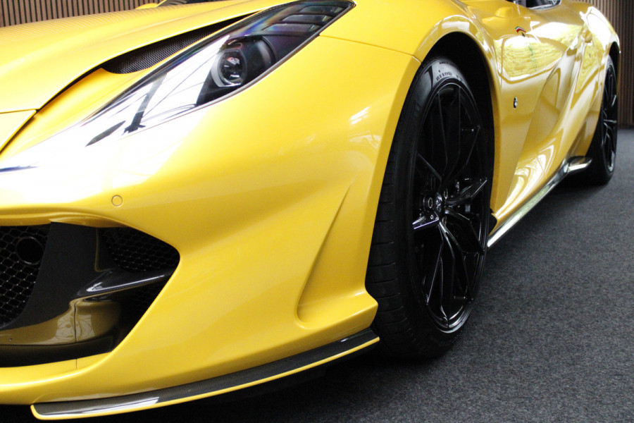 Ferrari 812 GTS 6.5 V12 HELE Full carbon - 360 Camera - Lift - Passenger Display - Painted Ferrari Shields - Full PPF