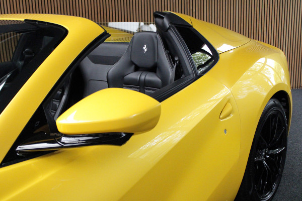 Ferrari 812 GTS 6.5 V12 HELE Full carbon - 360 Camera - Lift - Passenger Display - Painted Ferrari Shields - Full PPF