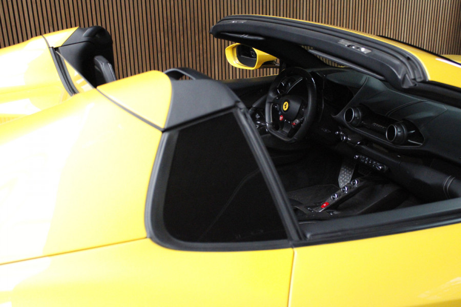 Ferrari 812 GTS 6.5 V12 HELE Full carbon - 360 Camera - Lift - Passenger Display - Painted Ferrari Shields - Full PPF