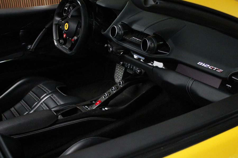 Ferrari 812 GTS 6.5 V12 HELE Full carbon - 360 Camera - Lift - Passenger Display - Painted Ferrari Shields - Full PPF