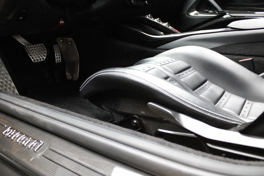 Ferrari 812 GTS 6.5 V12 HELE Full carbon - 360 Camera - Lift - Passenger Display - Painted Ferrari Shields - Full PPF