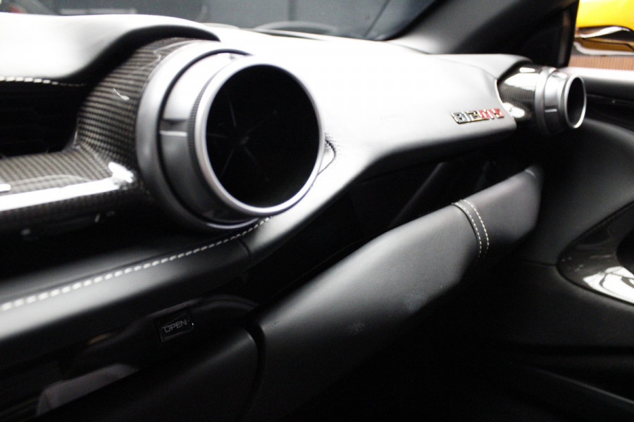 Ferrari 812 GTS 6.5 V12 HELE Full carbon - 360 Camera - Lift - Passenger Display - Painted Ferrari Shields - Full PPF
