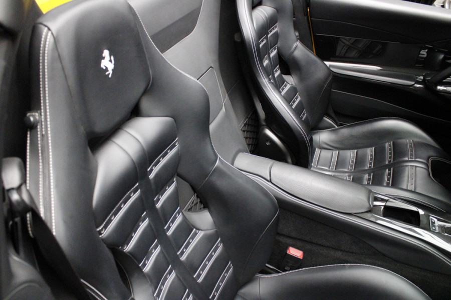 Ferrari 812 GTS 6.5 V12 HELE Full carbon - 360 Camera - Lift - Passenger Display - Painted Ferrari Shields - Full PPF