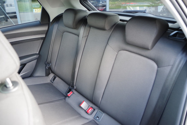 Audi A1 Sportback 30 TFSI 115 PK S-Line Advanced Epic, Carplay, Digitale Cockpit, LM-Velgen