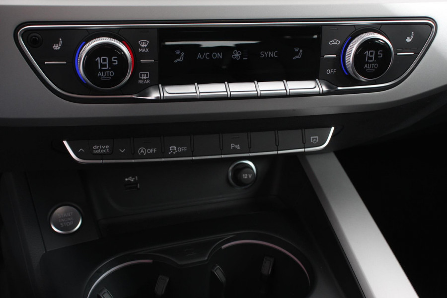 Audi A4 Avant 40 TFSI 204 pk S-tronic S Line Plus Navigatie Adaptive Cruise Control Parkeersensoren Camera Lane Assist Elektrische achterklep Stoelverwarming Ledverlichting Virtual Cockpit Climatronic