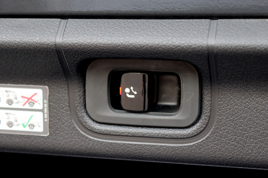 Mercedes-Benz EQE 350 Luxury Line Premium 89 kWh | Distronic+ | Burmester | Memory | Digital Light | Trekhaak | Surround Camera | Keyless Go | Leder | Augmented Reality |