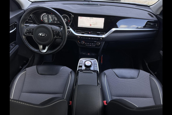 Kia e-Niro DynamicLine 64 kWh | SOH: 96,7% | 3 Fase | Warmtepomp  | Adaptive CC | Camera | Navi | Stoel-Stuurverwarming |