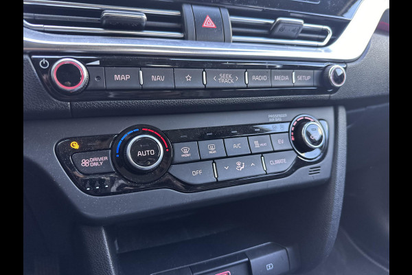 Kia e-Niro DynamicLine 64 kWh | SOH: 96,7% | 3 Fase | Warmtepomp  | Adaptive CC | Camera | Navi | Stoel-Stuurverwarming |