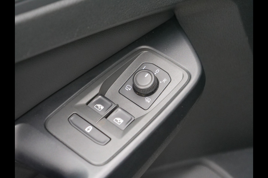 Volkswagen Caddy 1.5 TSI | Highline | Panoramadak | 7 zits | virtual-cockpit | camera | standkachel..
