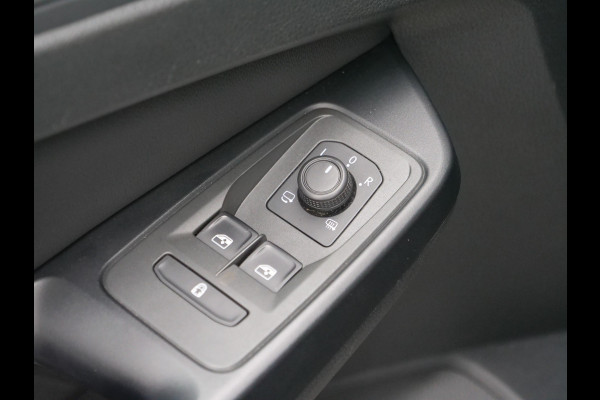 Volkswagen Caddy 1.5 TSI | Highline | Panoramadak | 7 zits | virtual-cockpit | camera | standkachel..