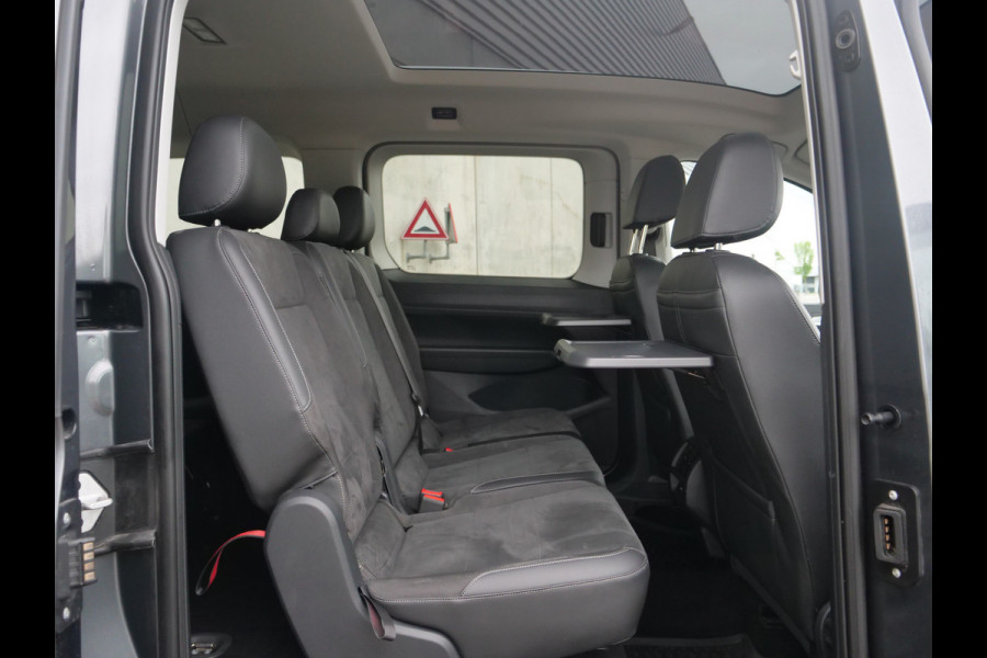 Volkswagen Caddy 1.5 TSI | Highline | Panoramadak | 7 zits | virtual-cockpit | camera | standkachel..