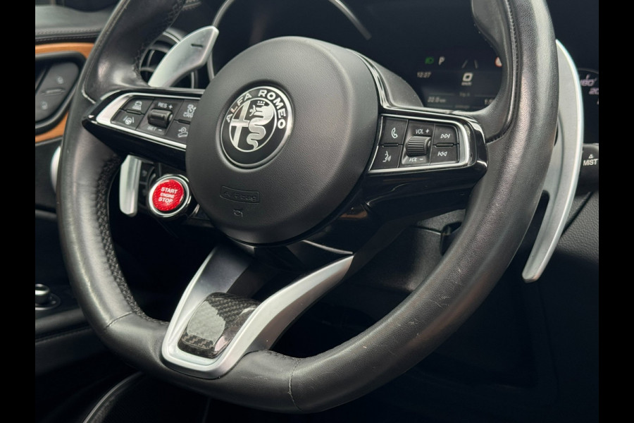 Alfa Romeo Stelvio 2.0 T AWD Veloce | Schuif-Kantel Dak | Trekhaak | Performance Pack | Leder + Memory | Harman Kardon