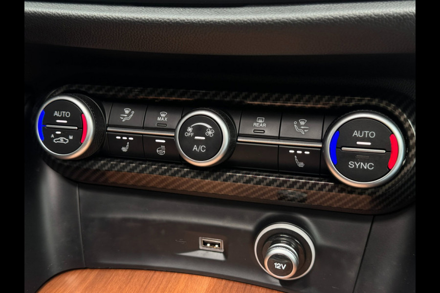 Alfa Romeo Stelvio 2.0 T AWD Veloce | Schuif-Kantel Dak | Trekhaak | Performance Pack | Leder + Memory | Harman Kardon