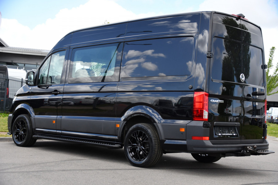 Volkswagen Crafter 35 2.0 TDI L3H3 DC Black Edition Adaptieve Cruise, Camera, Carplay, 177pk, LED, Automaat, Clima, Stoelverwarming, Trekhaak, Dodehoek, Uniek!