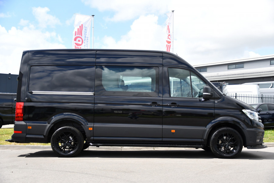 Volkswagen Crafter 35 2.0 TDI L3H3 DC Black Edition Adaptieve Cruise, Camera, Carplay, 177pk, LED, Automaat, Clima, Stoelverwarming, Trekhaak, Dodehoek, Uniek!