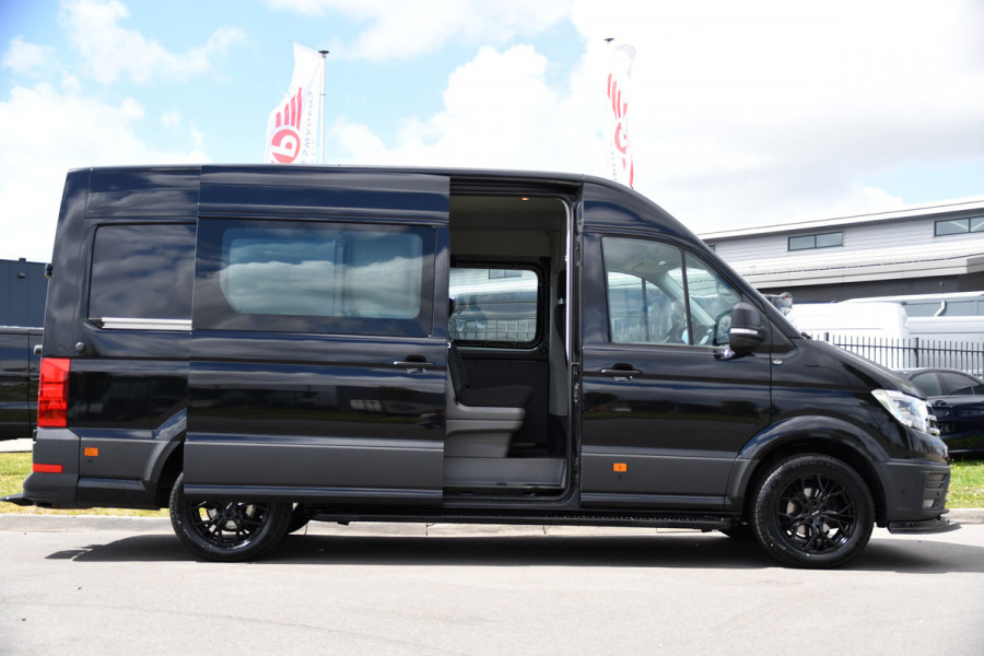 Volkswagen Crafter 35 2.0 TDI L3H3 DC Black Edition Adaptieve Cruise, Camera, Carplay, 177pk, LED, Automaat, Clima, Stoelverwarming, Trekhaak, Dodehoek, Uniek!