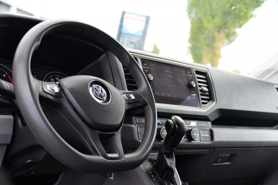 Volkswagen Crafter 35 2.0 TDI L3H3 DC Black Edition Adaptieve Cruise, Camera, Carplay, 177pk, LED, Automaat, Clima, Stoelverwarming, Trekhaak, Dodehoek, Uniek!