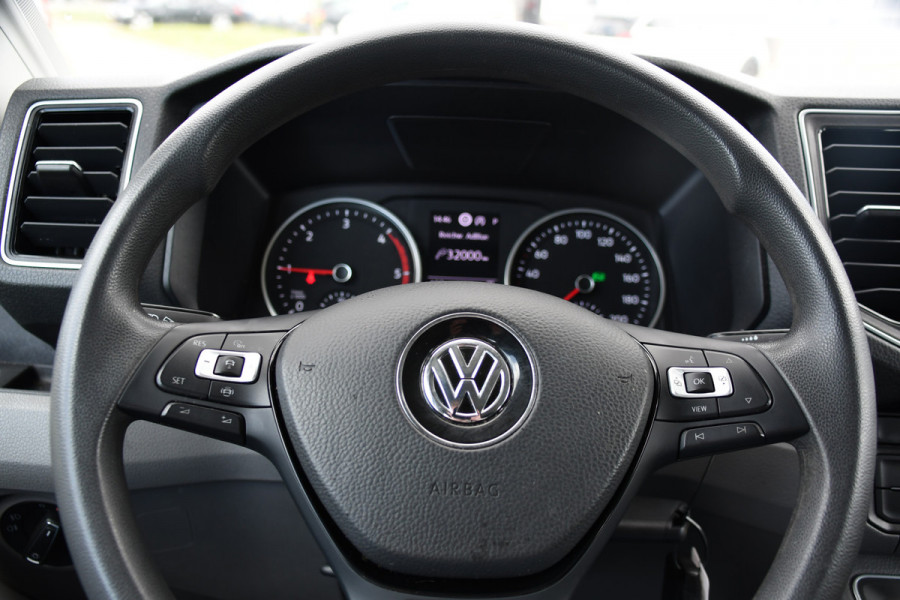 Volkswagen Crafter 35 2.0 TDI L3H3 DC Black Edition Adaptieve Cruise, Camera, Carplay, 177pk, LED, Automaat, Clima, Stoelverwarming, Trekhaak, Dodehoek, Uniek!