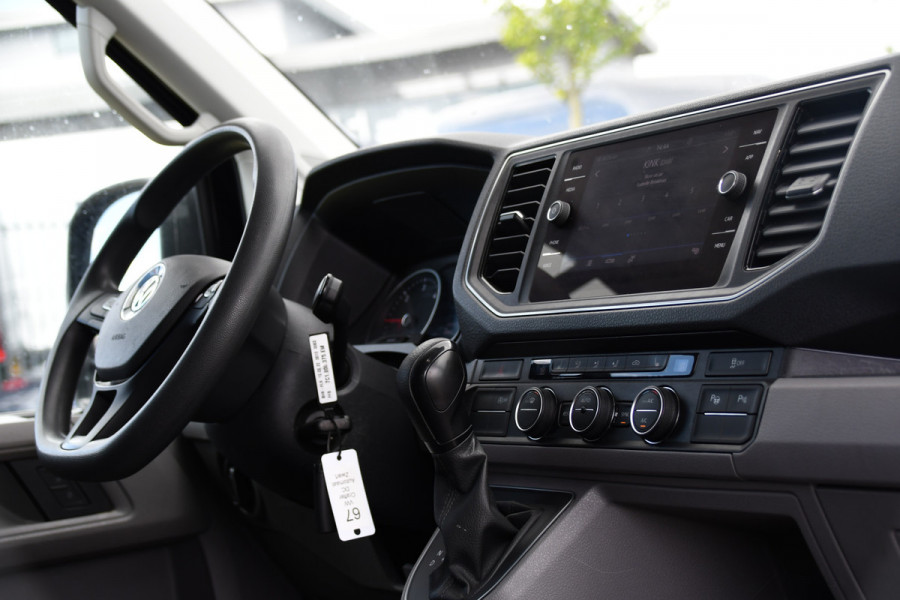 Volkswagen Crafter 35 2.0 TDI L3H3 DC Black Edition Adaptieve Cruise, Camera, Carplay, 177pk, LED, Automaat, Clima, Stoelverwarming, Trekhaak, Dodehoek, Uniek!
