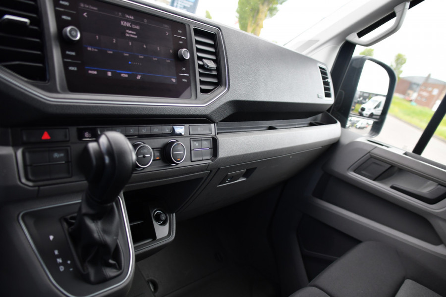 Volkswagen Crafter 35 2.0 TDI L3H3 DC Black Edition Adaptieve Cruise, Camera, Carplay, 177pk, LED, Automaat, Clima, Stoelverwarming, Trekhaak, Dodehoek, Uniek!