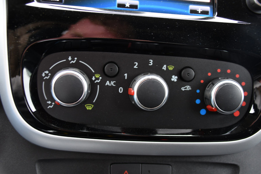 Renault Trafic 2.0 dCi 145 T29 L2H1 Black Edition Cruise, Camera, Carplay, LED, 145pk, Automaat, Sensoren,