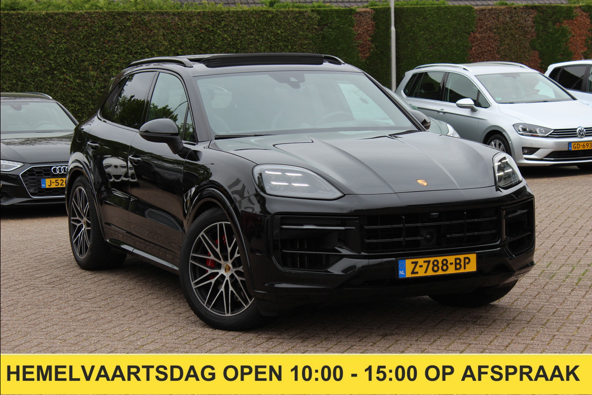 Porsche Cayenne 3.0 S E-Hybrid 519pk / Trekhaak / Panoramadak / 360Camera / Head-up / Achterasbesturing / Bose / 21'' / Luchtvering / Adaptieve Stoelen / Sportdesign+Chrono / Sportuiltaat / Stoelventilatie / Stoelverwarming 4x /
