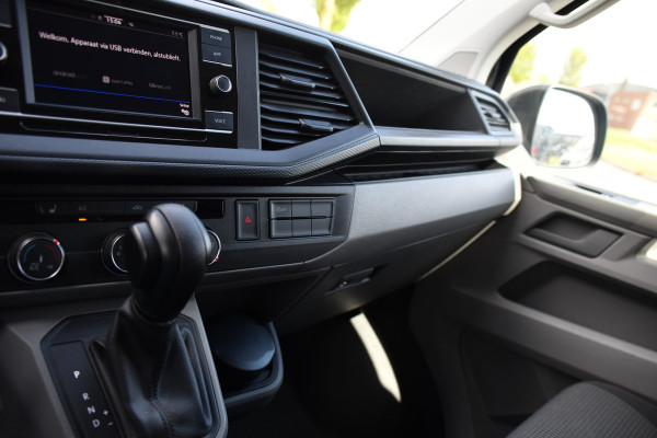 Volkswagen Transporter 2.0 TDI L2H1 30 Highline Black Edition Adaptieve Cruise, Camera, Carplay, 150pk, Trekhaak, Stoelverwarming, LED, Automaat, Standkachel, Sensoren, Uniek!