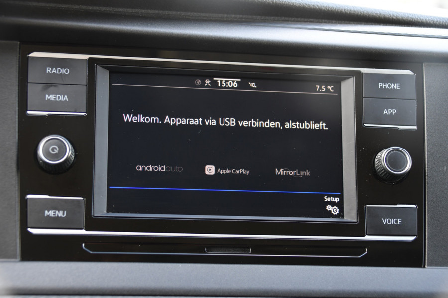 Volkswagen Transporter 2.0 TDI L2H1 30 Highline Black Edition Adaptieve Cruise, Camera, Carplay, 150pk, Trekhaak, Stoelverwarming, LED, Automaat, Standkachel, Sensoren, Uniek!