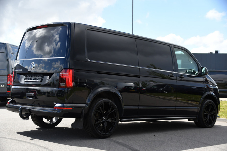Volkswagen Transporter 2.0 TDI L2H1 30 Highline Adaptieve Cruise, Camera, Carplay, 150pk, Trekhaak, Stoelverwarming, LED, Automaat, Standkachel, Sensoren, Uniek!