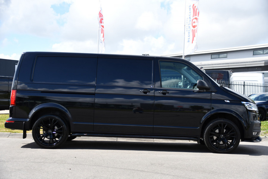 Volkswagen Transporter 2.0 TDI L2H1 30 Highline Adaptieve Cruise, Camera, Carplay, 150pk, Trekhaak, Stoelverwarming, LED, Automaat, Standkachel, Sensoren, Uniek!