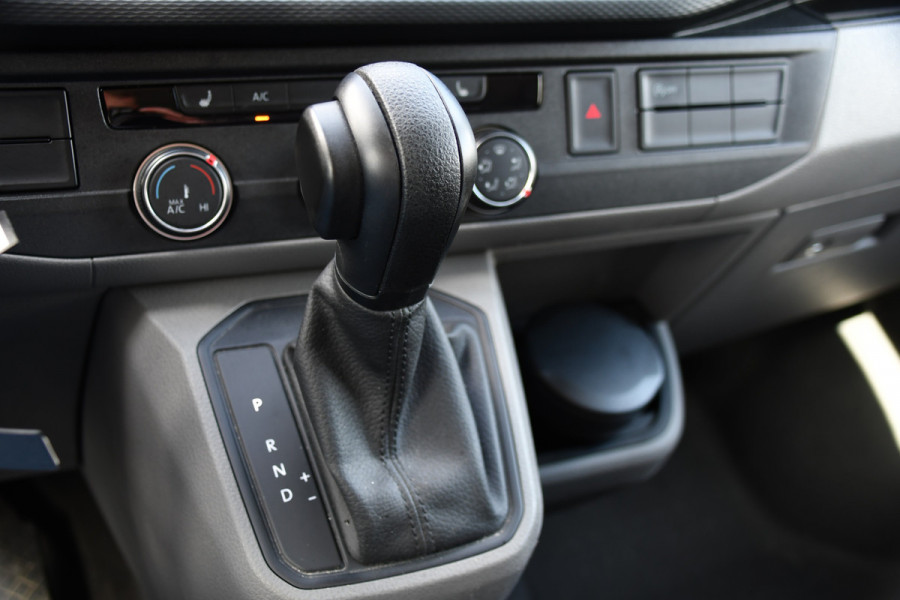 Volkswagen Transporter 2.0 TDI L2H1 30 Highline Adaptieve Cruise, Camera, Carplay, 150pk, Trekhaak, Stoelverwarming, LED, Automaat, Standkachel, Sensoren, Uniek!