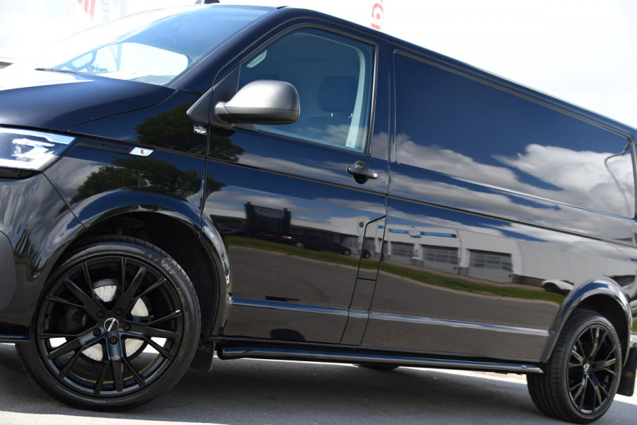 Volkswagen Transporter 2.0 TDI L2H1 30 Highline Adaptieve Cruise, Camera, Carplay, 150pk, Trekhaak, Stoelverwarming, LED, Automaat, Standkachel, Sensoren, Uniek!