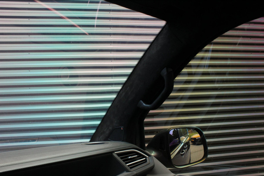 Volkswagen Transporter 2.0 TDI L1H1 204PK JB- EDITION DSG / PDC / SCHROEFSET / GTI INTERIEUR / SUBWOOFER / APPLE CARPLAY /NAVI