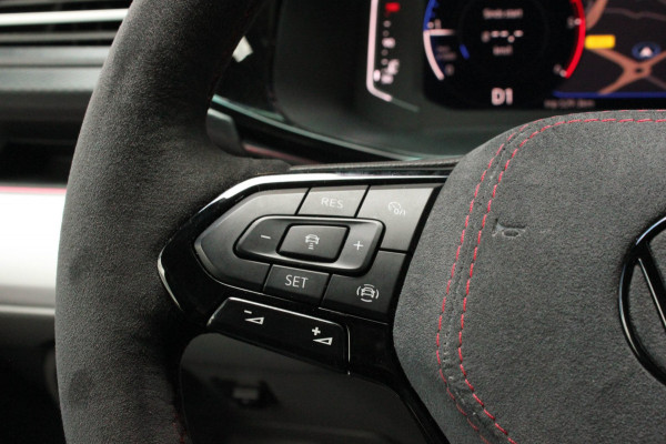 Volkswagen Transporter 2.0 TDI L1H1 204PK JB- EDITION DSG / PDC / SCHROEFSET / GTI INTERIEUR / SUBWOOFER / APPLE CARPLAY /NAVI