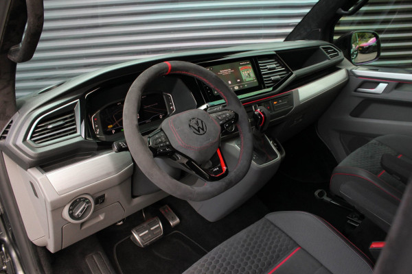 Volkswagen Transporter 2.0 TDI L1H1 204PK JB- EDITION DSG / PDC / SCHROEFSET / GTI INTERIEUR / SUBWOOFER / APPLE CARPLAY /NAVI