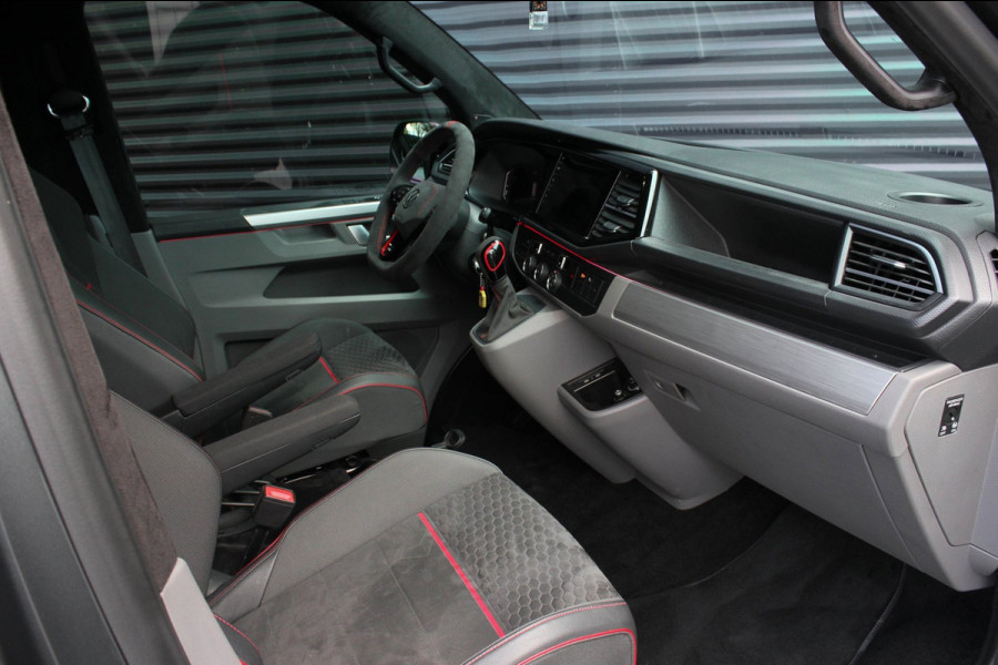 Volkswagen Transporter 2.0 TDI L1H1 204PK JB- EDITION DSG / PDC / SCHROEFSET / GTI INTERIEUR / SUBWOOFER / APPLE CARPLAY /NAVI