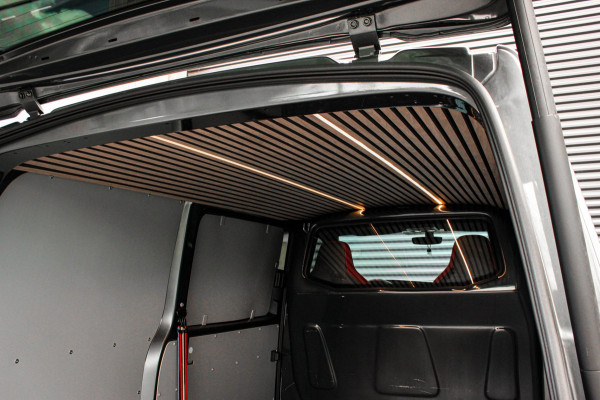 Volkswagen Transporter 2.0 TDI L1H1 204PK JB- EDITION DSG / PDC / SCHROEFSET / GTI INTERIEUR / SUBWOOFER / APPLE CARPLAY /NAVI